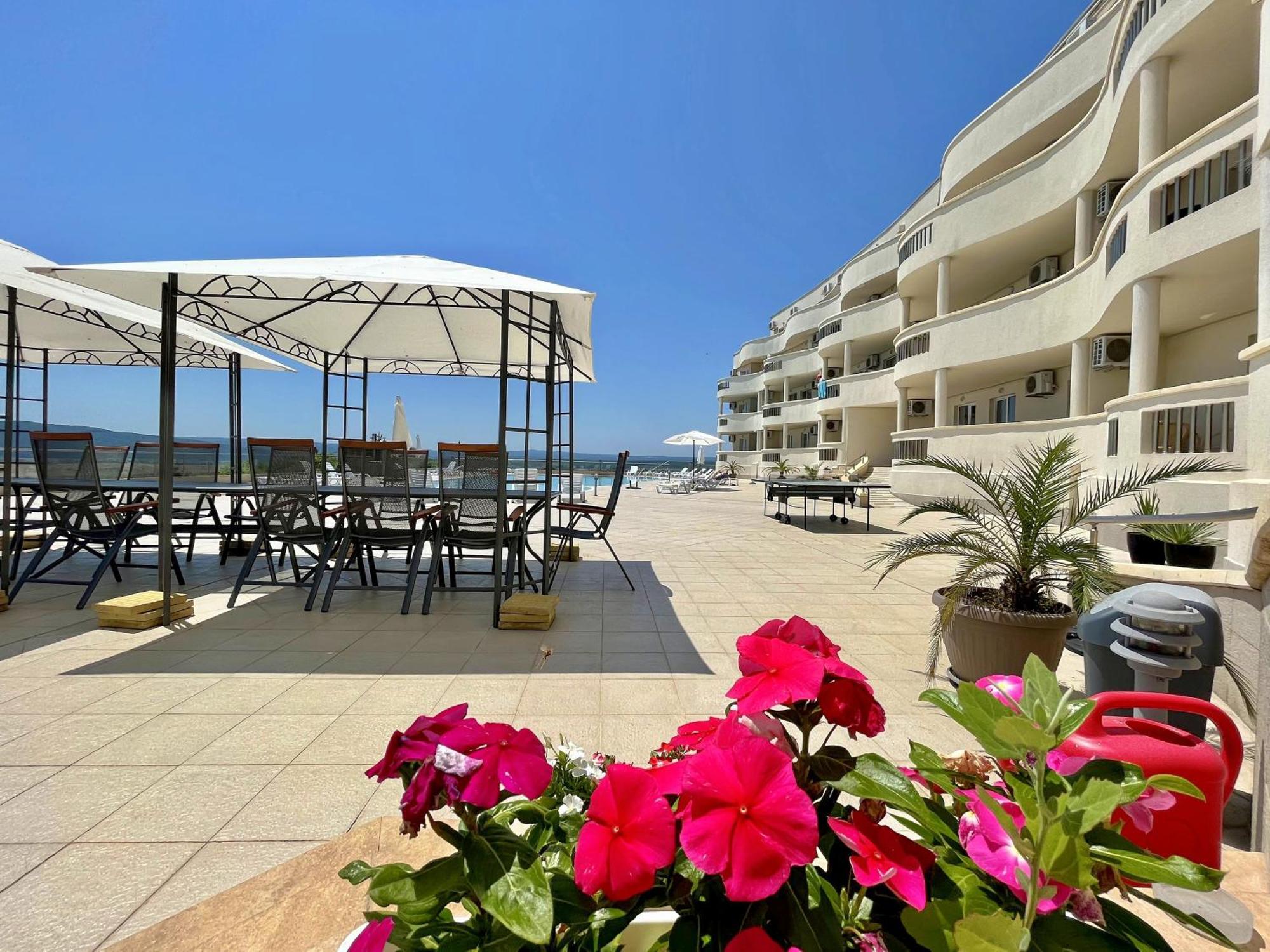 Апартаменти Сънбрийз - Sunbreeze Apartments Byala  Exterior foto